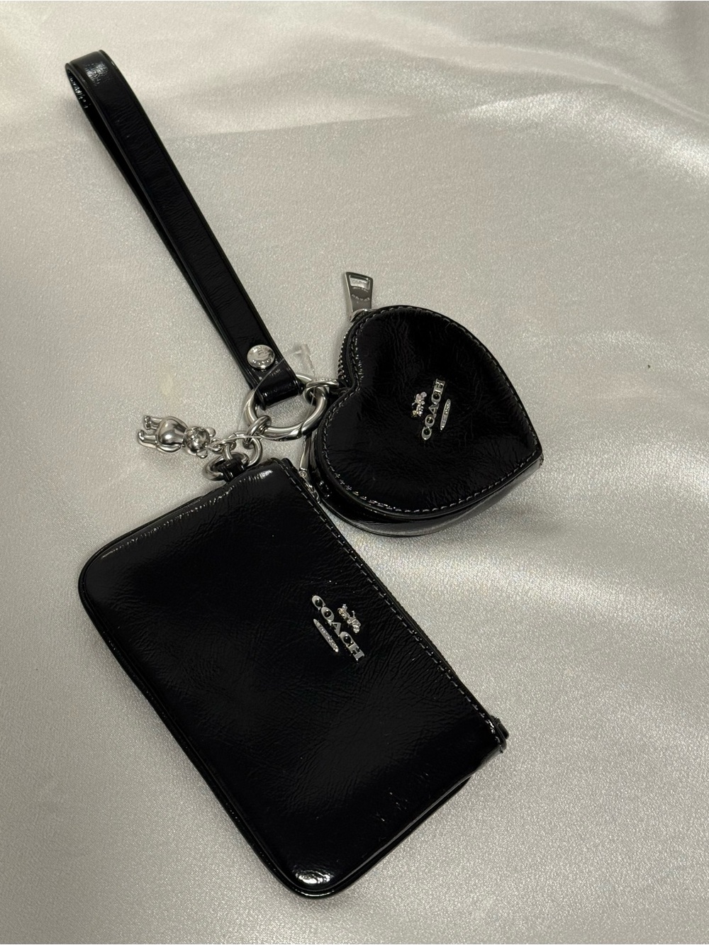 NWT Coach Wristlet And Heart Pouch With Charm Silver/Black Shiny Crinkle Leather